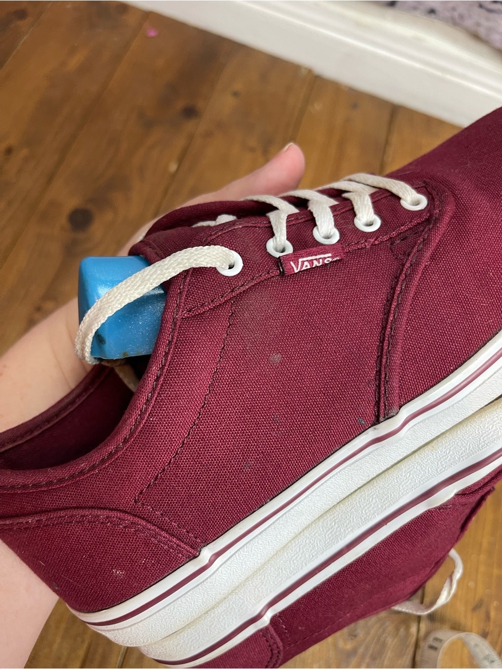 Vans women size 7 maroon low top sneakers - Picture 6 of 9